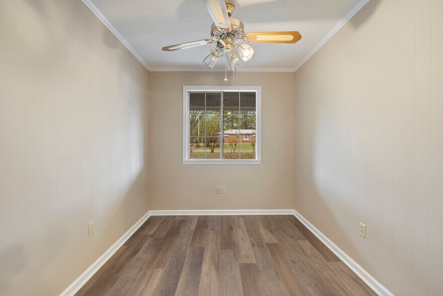 More Photos Of 30 Broadview St, Greenbrier Office For Sale