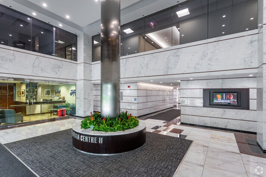 More Photos Of 9450 W Bryn Mawr Ave, Rosemont Office For Lease