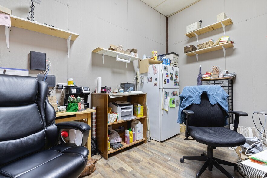More Photos Of 114 N Church St, Waverly Loft Creative Space For Sale