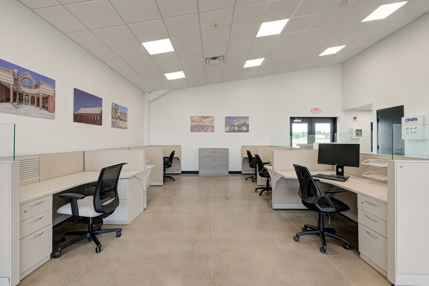 More Photos Of 501 E Britton Rd, Oklahoma City Auto Dealership For Lease