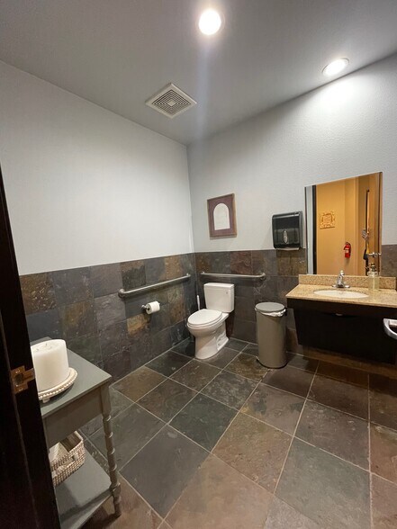 More Photos Of 540 Plaza Dr, Folsom Medical For Lease