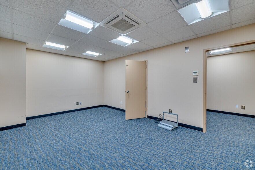 More Photos Of 17 S New York Ave, Atlantic City Parking Garage For Lease