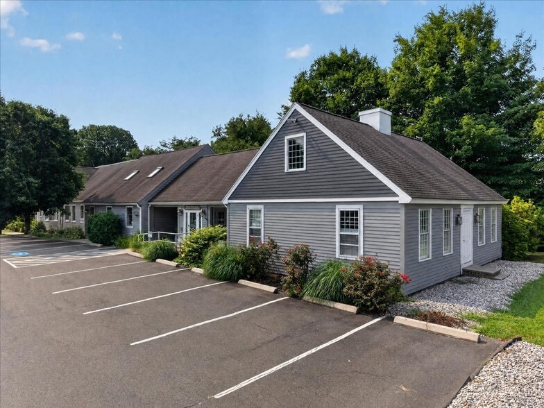 Primary Photo Of 147 Westbrook Rd, Essex Office For Sale