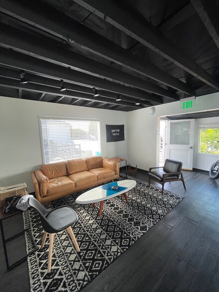 More Photos Of 3412-3420 Via Oporto, Newport Beach Storefront Retail Office For Lease