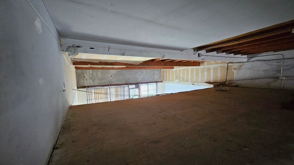 More Photos Of 200 Valley Dr, Brisbane Flex For Sale