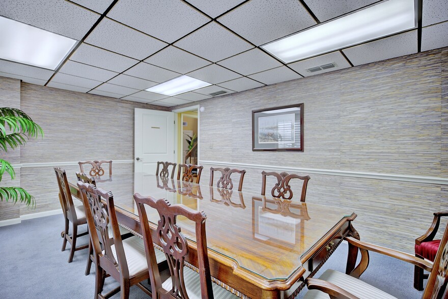 More Photos Of 4927 Southfork Dr, Lakeland Office For Sale