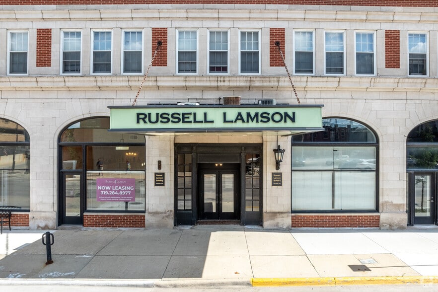 More Photos Of 209 W 5th St, Waterloo Apartments For Lease