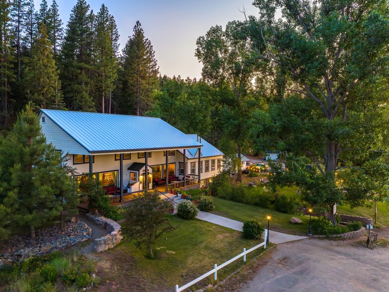 More Photos Of 521 Campbell Hot Springs Rd, Sierraville Hotel For Sale