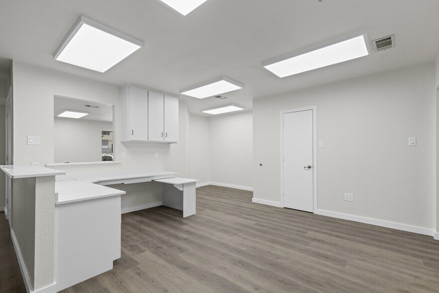 More Photos Of 601 Omega Dr, Arlington Medical For Lease