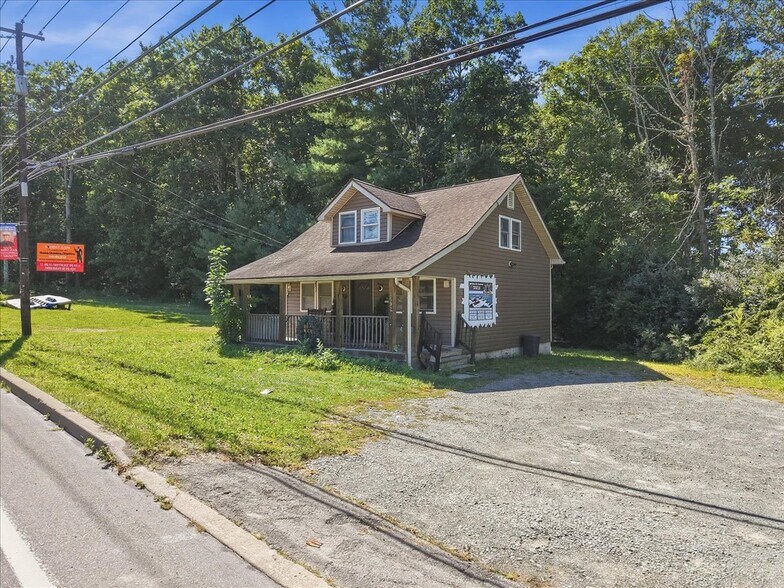 More Photos Of 2592 US-6, Hawley General Retail For Sale