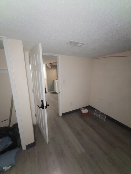 More Photos Of 1458 W 32nd St, Indianapolis Apartments For Sale