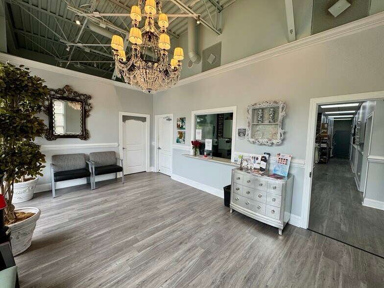 More Photos Of 2540 Arrowood Rd, Charlotte Office For Sale