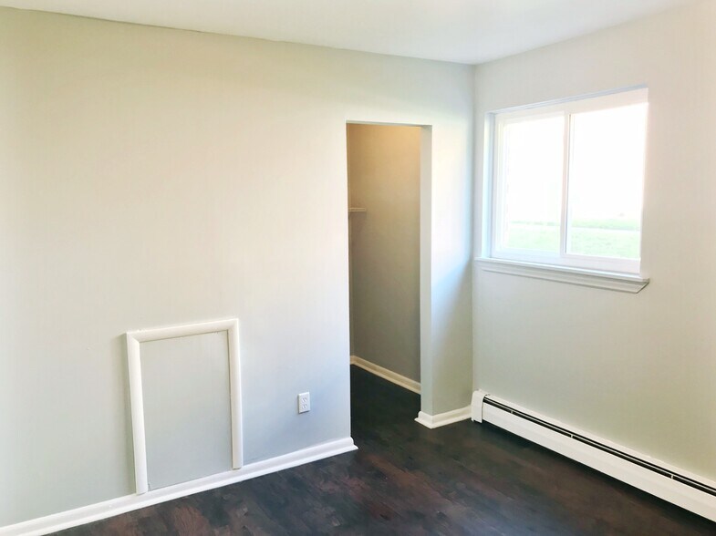 More Photos Of 1833-1845 E 31st St, Lorain Apartments For Sale