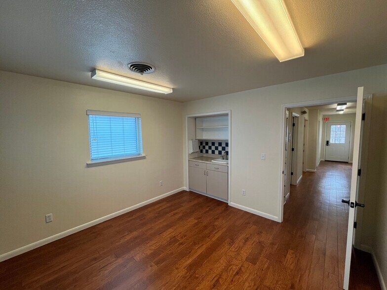 More Photos Of 1260 River Acres Dr, New Braunfels Medical For Lease