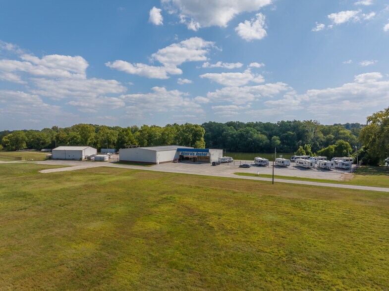 More Photos Of 4000 Utica Pike, Jeffersonville Marina For Sale