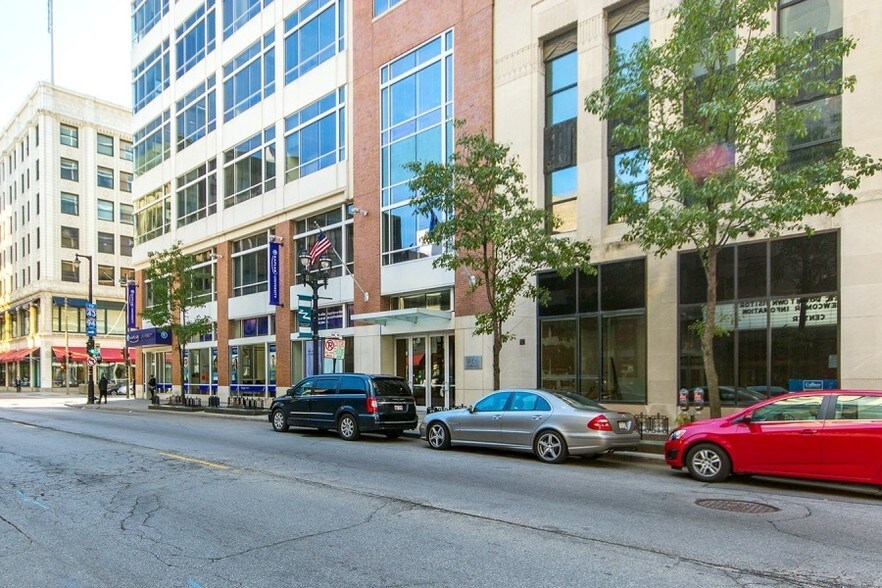 More Photos Of 201-211 W Wisconsin Ave, Milwaukee Office For Lease