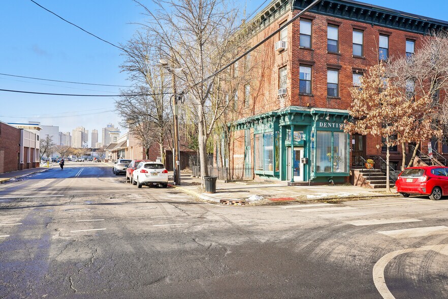 More Photos Of 273 Monmouth St, Jersey City Medical For Sale