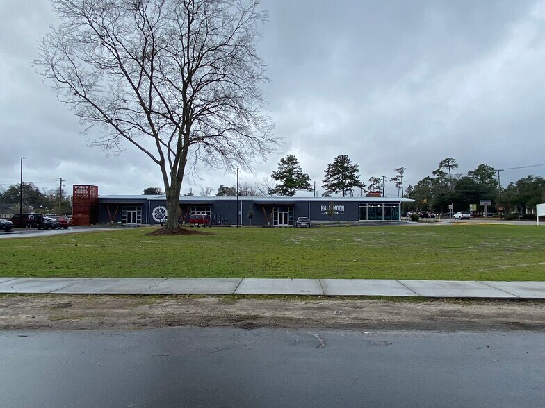 More Photos Of 605 N Main St, Summerville Storefront Retail Office For Lease