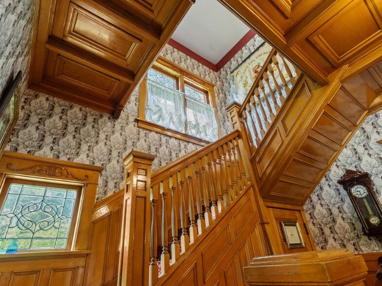 More Photos Of 908 Michigan St, Sturgeon Bay Hospitality For Sale