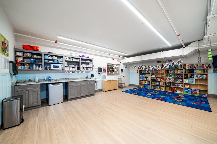 More Photos Of 2000 West St, Union City Office Residential For Sale