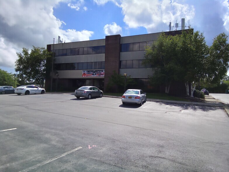 More Photos Of 15 Matthews St, Goshen Office For Sale