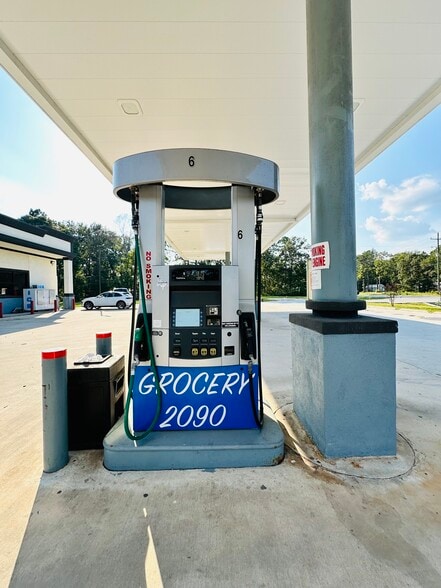 More Photos Of 18274 FM 2090 Rd, Conroe General Retail For Sale