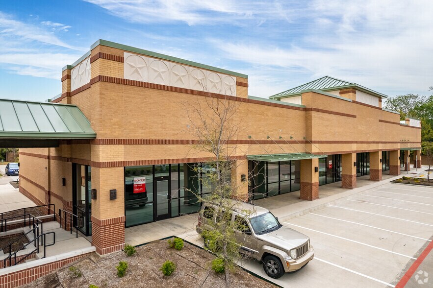 More Photos Of 400 Flower Mound Rd, Flower Mound Storefront Retail Office For Lease