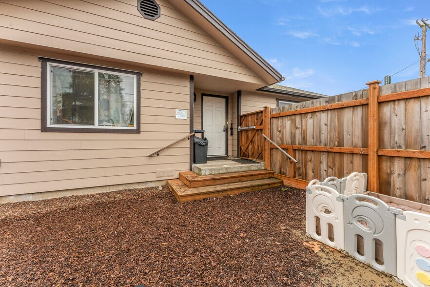 More Photos Of 2125 Coburg Rd, Eugene Healthcare For Sale