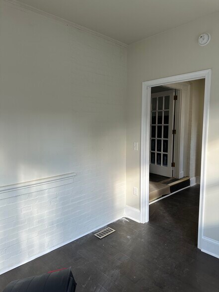 More Photos Of 800 Dekalb St, Bridgeport Storefront Retail Residential For Sale