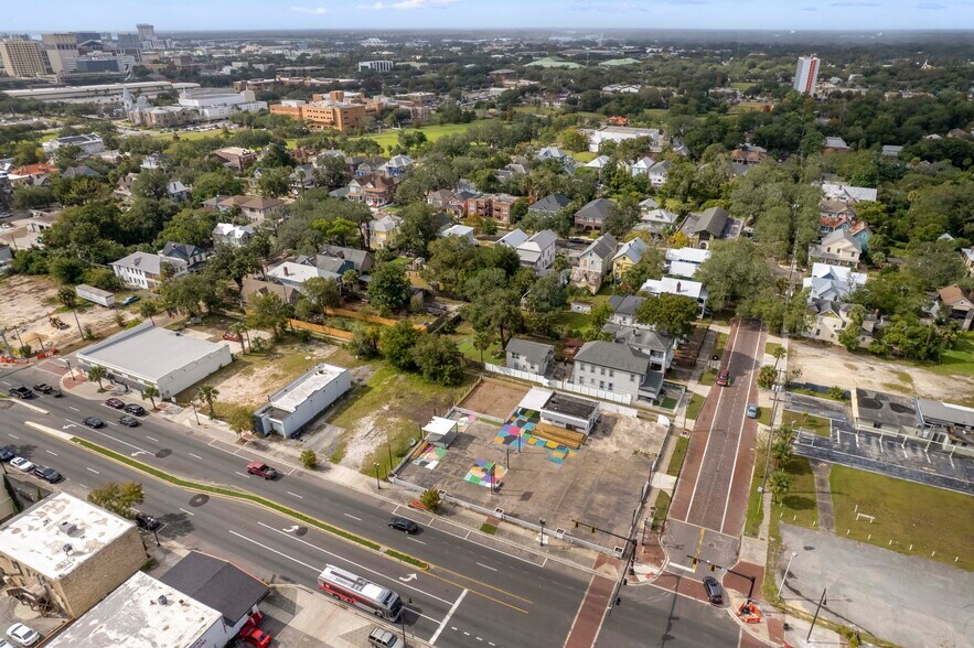 More Photos Of 1352 N Main St, Jacksonville Auto Dealership For Lease