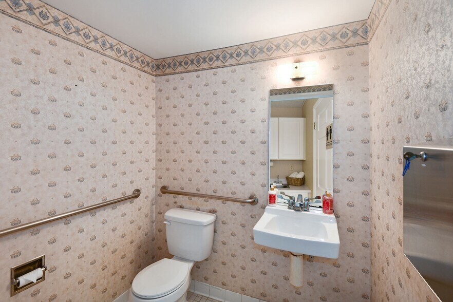 More Photos Of 13621-13689 Baltimore Ave, Laurel Medical For Sale