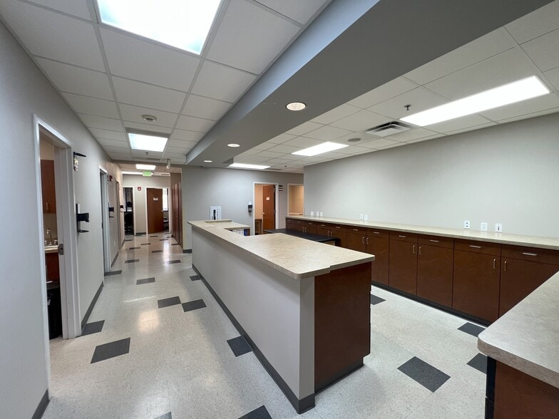 More Photos Of 3800-3840 Grant Ave, Loveland Medical For Lease