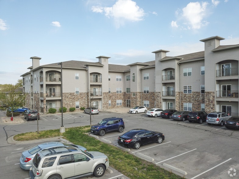 More Photos Of 630 NW Yennie St, Grain Valley Apartments For Lease