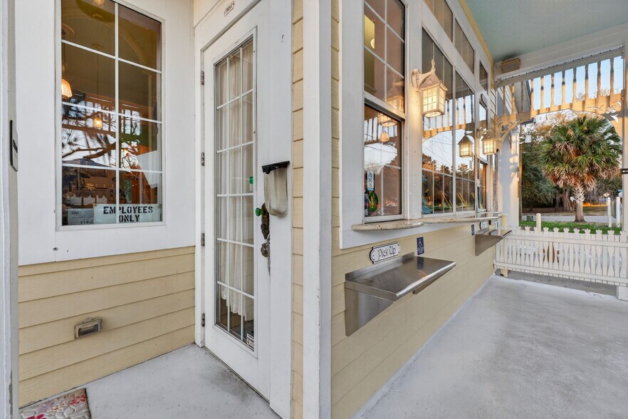 More Photos Of 197 E Church St, Deland Restaurant For Sale