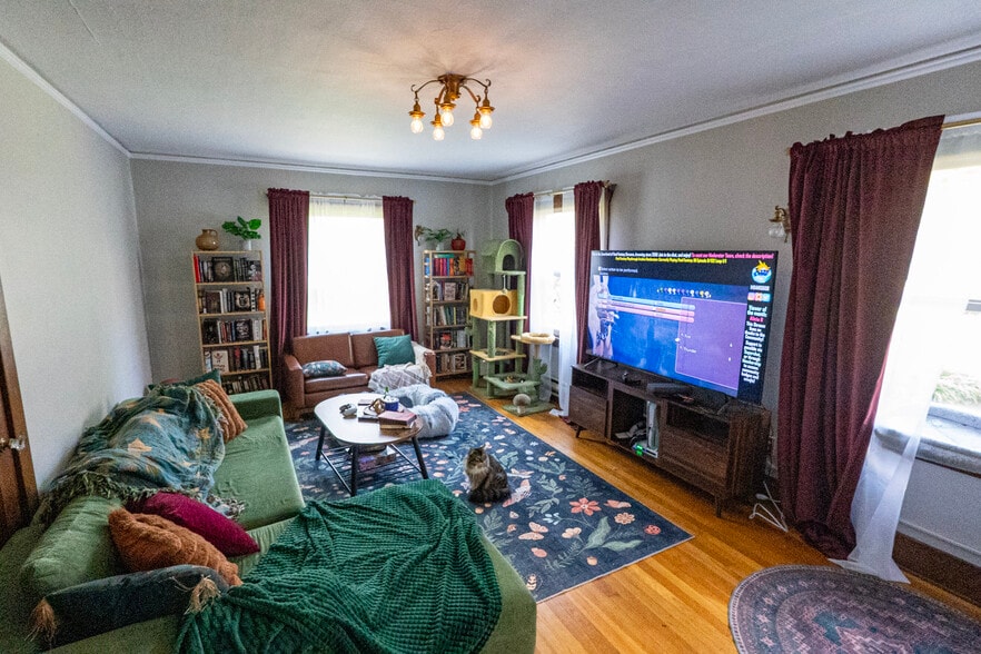 More Photos Of , Tacoma Multifamily For Sale