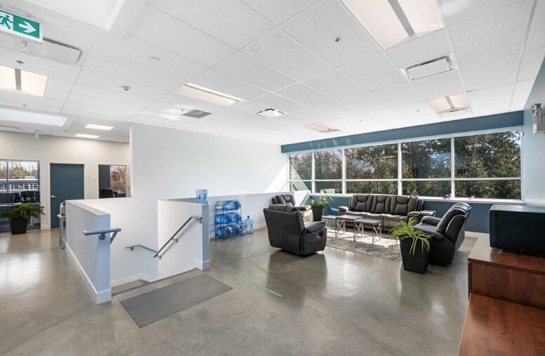 More Photos Of 27078 56th Ave, Langley Office For Lease