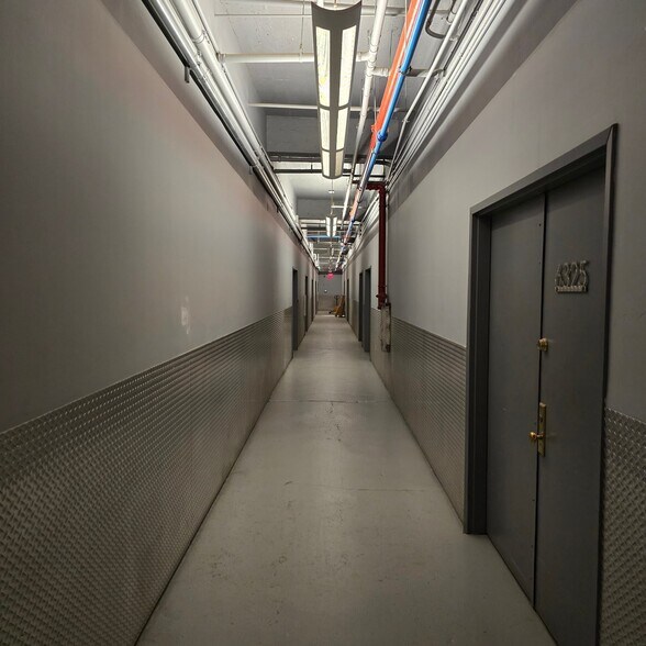 More Photos Of 63 Woodward Ave, Ridgewood Warehouse For Lease