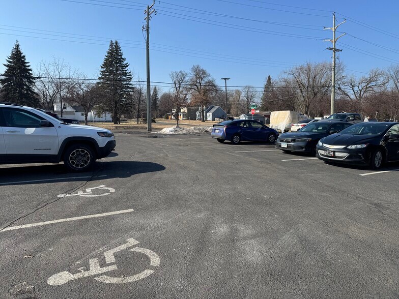 More Photos Of 146 N Lake St, Forest Lake Medical For Lease