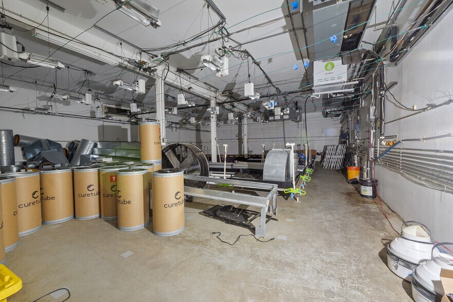 More Photos Of 3501 Emery St, Los Angeles Manufacturing For Sale