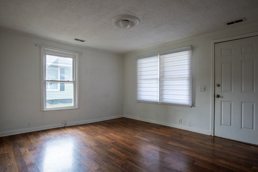 More Photos Of , Kings Mountain Unknown For Sale