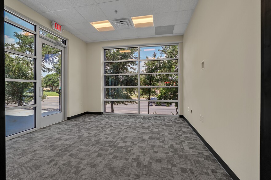 More Photos Of 8701 Menchaca Rd, Austin Medical For Lease