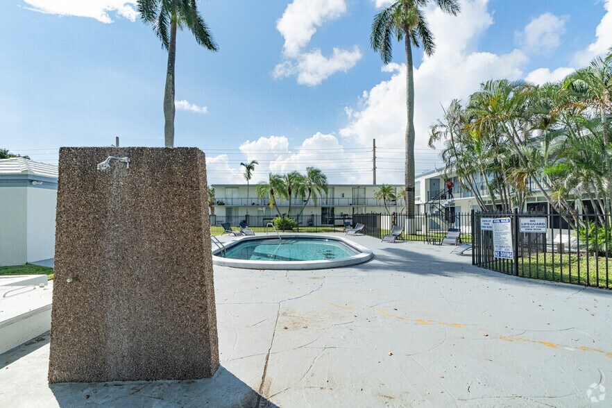 More Photos Of 3870 N Andrews Ave, Oakland Park Apartments For Sale