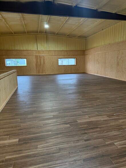 More Photos Of 14359 State Highway 31 E, Brownsboro Warehouse For Sale