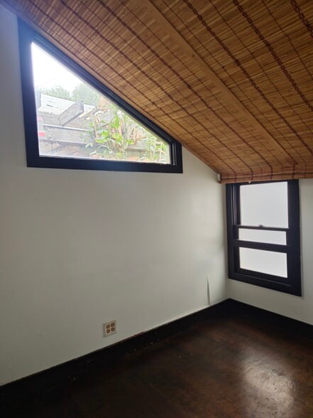More Photos Of 3127 Santa Monica Blvd, Santa Monica Freestanding For Lease