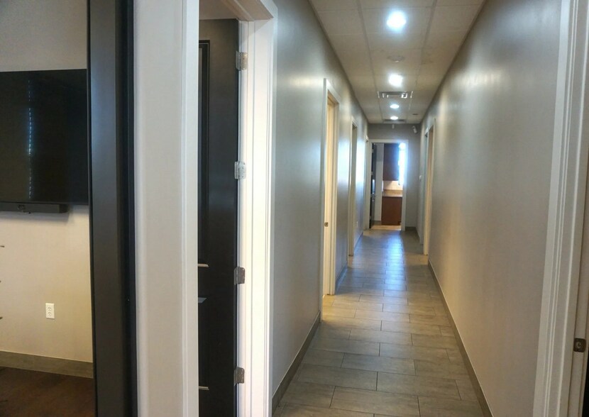 More Photos Of 2812 N Norwalk, Mesa Medical For Sale