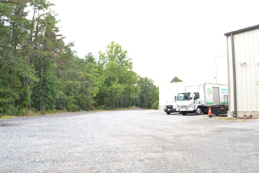 More Photos Of 487 Wright Debow Rd, Jackson Flex For Sale