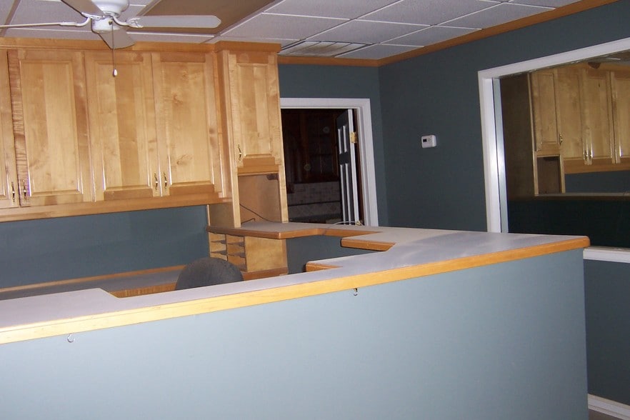 More Photos Of 259 N Price Rd, Buford Flex For Sale