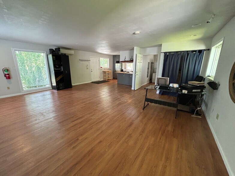 More Photos Of 15350 NE Sandy Blvd, Portland Office Residential For Sale