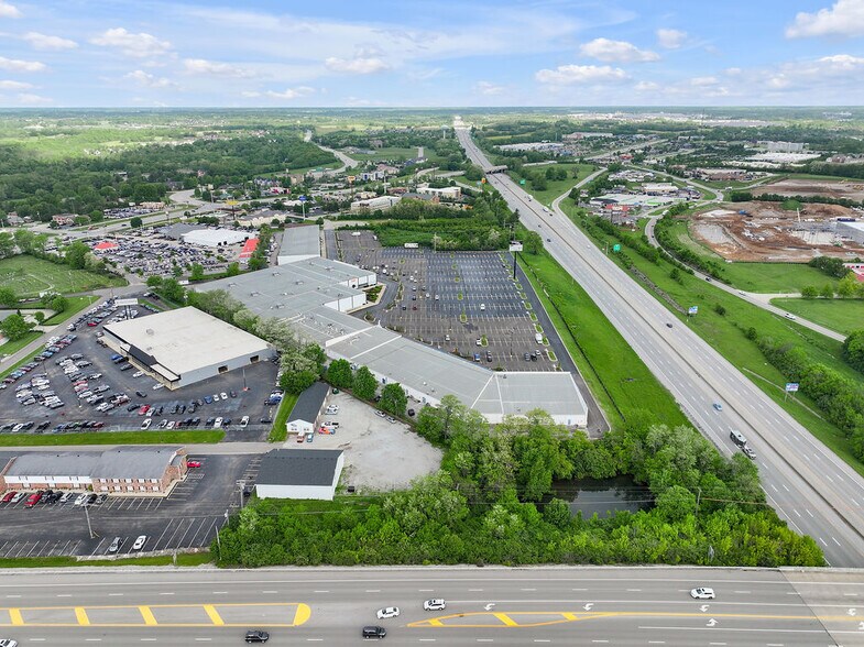 More Photos Of 401 Outlet Center Dr, Georgetown General Retail For Lease