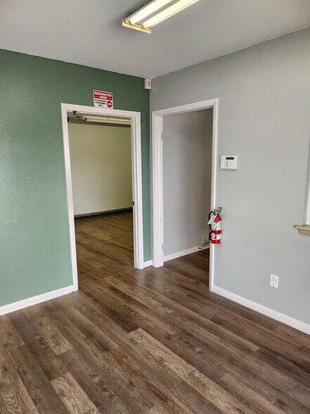 More Photos Of 11480 Cherokee St, Northglenn Warehouse For Lease